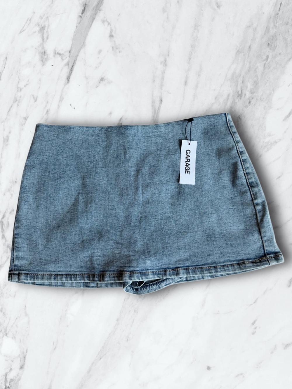 NWT Garage Low Rise Bodycon Denim Skort Claire Blue M - Picture 2 of 9
